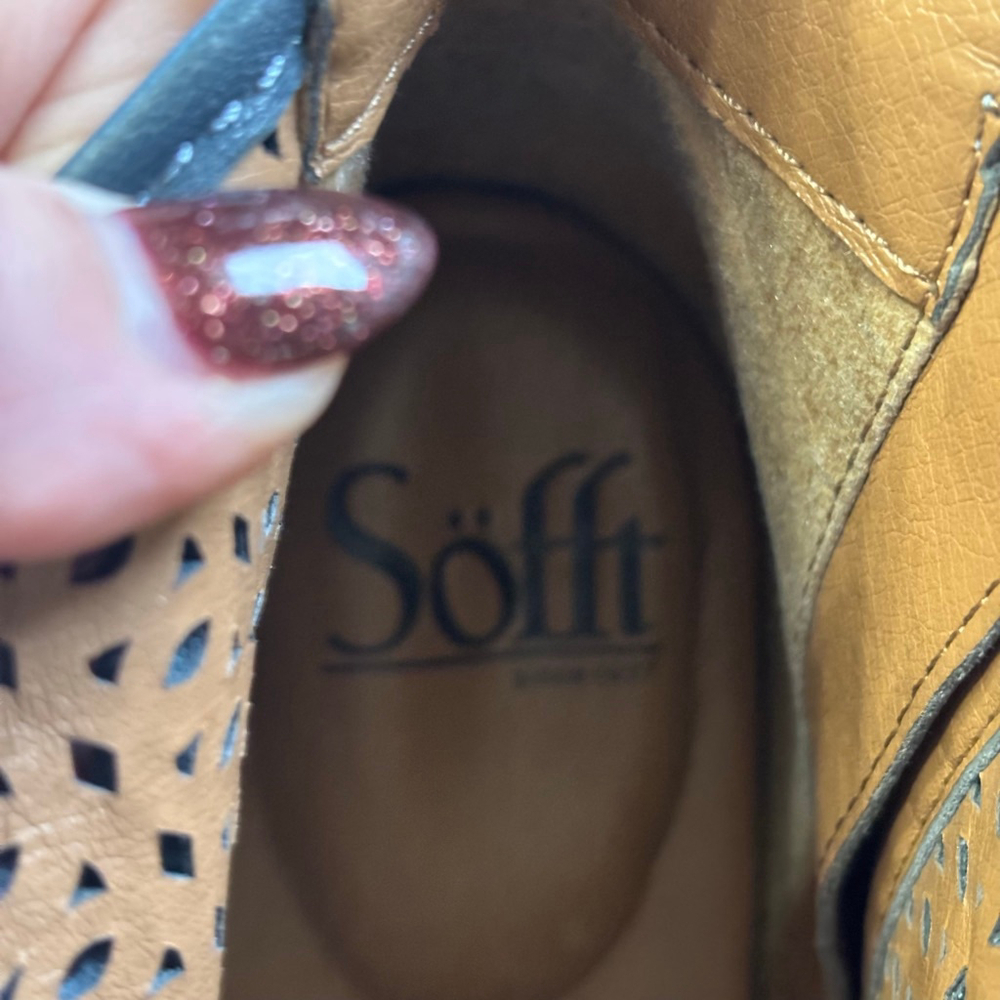 Söfft Leather Cutout Ankle Boots Stacked Heel Zip Booties Size 9M - Picture 7 of 11